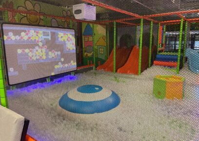 Interactive game for toddler with a projector